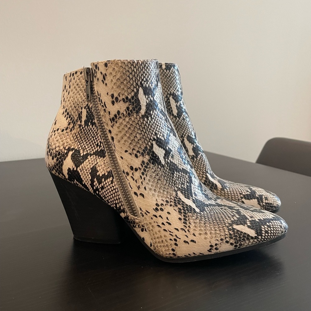 Snakeskin ankle boots/booties